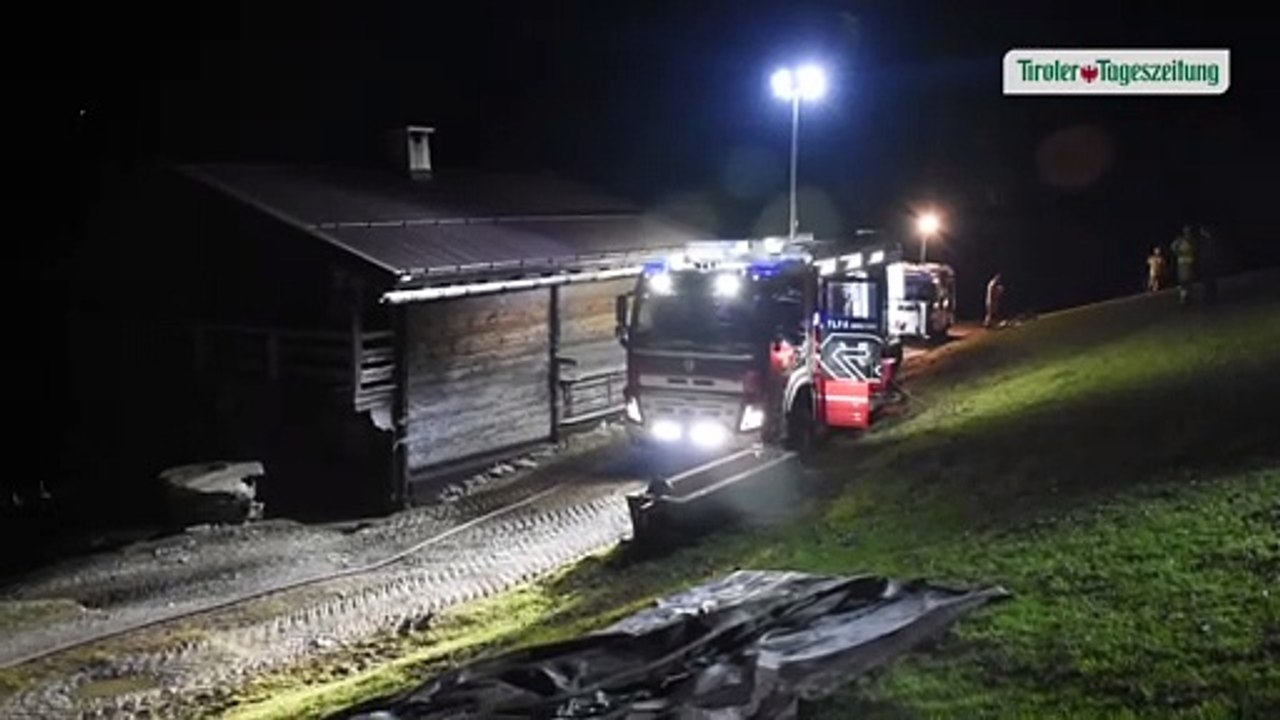 Auto ging auf Alm in Finkenberg vor Augen der Lenkerin in Flammen auf