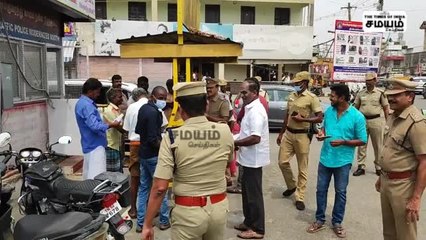 ஹெல்மேட்டா...? திருக்குறளா...? எது பெஸ்ட்டு... போலீஸ் நூதன தண்டனை!