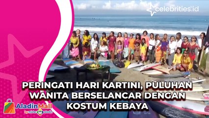 Peringati Hari Kartini, Puluhan Wanita Berselancar dengan Kostum Kebaya