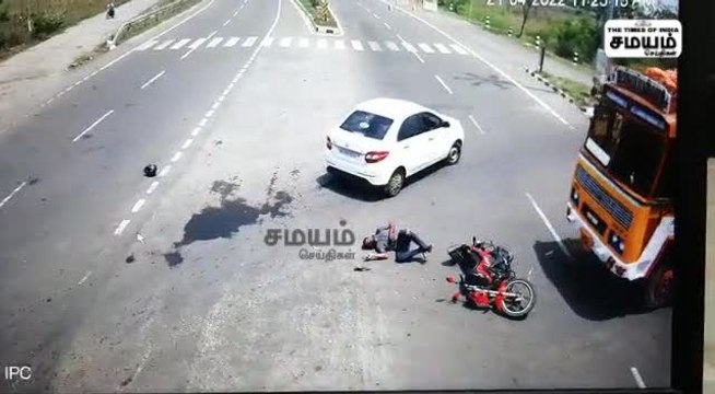 சிம்பு பட பாணியில் தூக்கி வீசப்பட்ட பைக்; பதைபதைக்கும் சிசிடிவி காட்சிகள்!