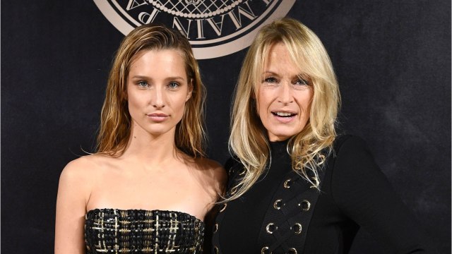 VOICI : INFO VOICI - Mariage d’Ilona Smet : la touchante réaction de sa mère Estelle Lefébure lors de la cérémonie