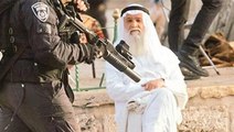 İsrail polisinin karşısında sakince oturan Filistinli, gündem olan fotoğrafın hikayesini anlattı