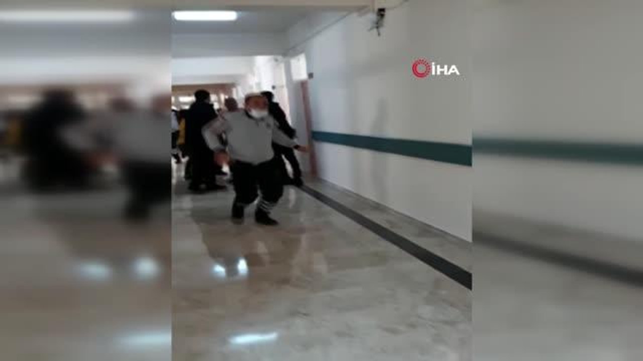 Son dakika haberi: Önlerine gelen herkese saldırdılar... Yaptıkları sahte alkolden zehirlenen baba oğul hastaneyi birbirine kattı