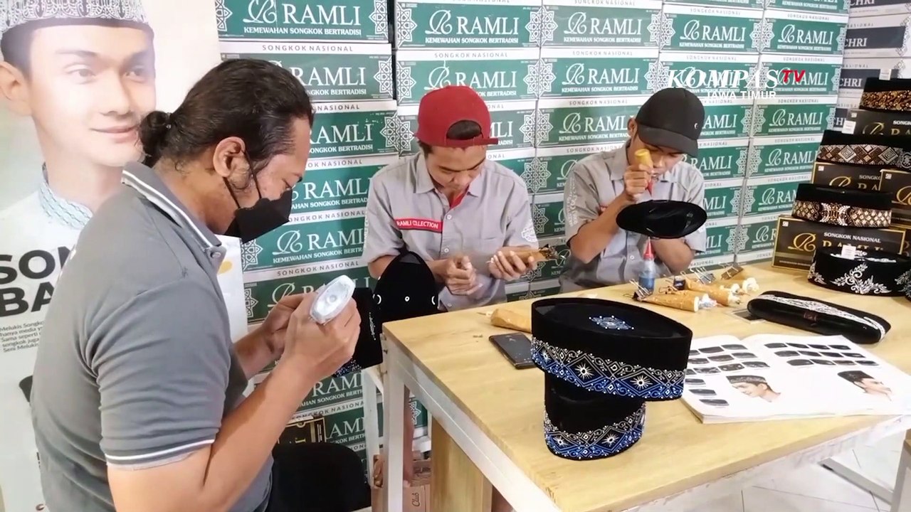 Menengok Produksi Songkok Nusantara di Gresik