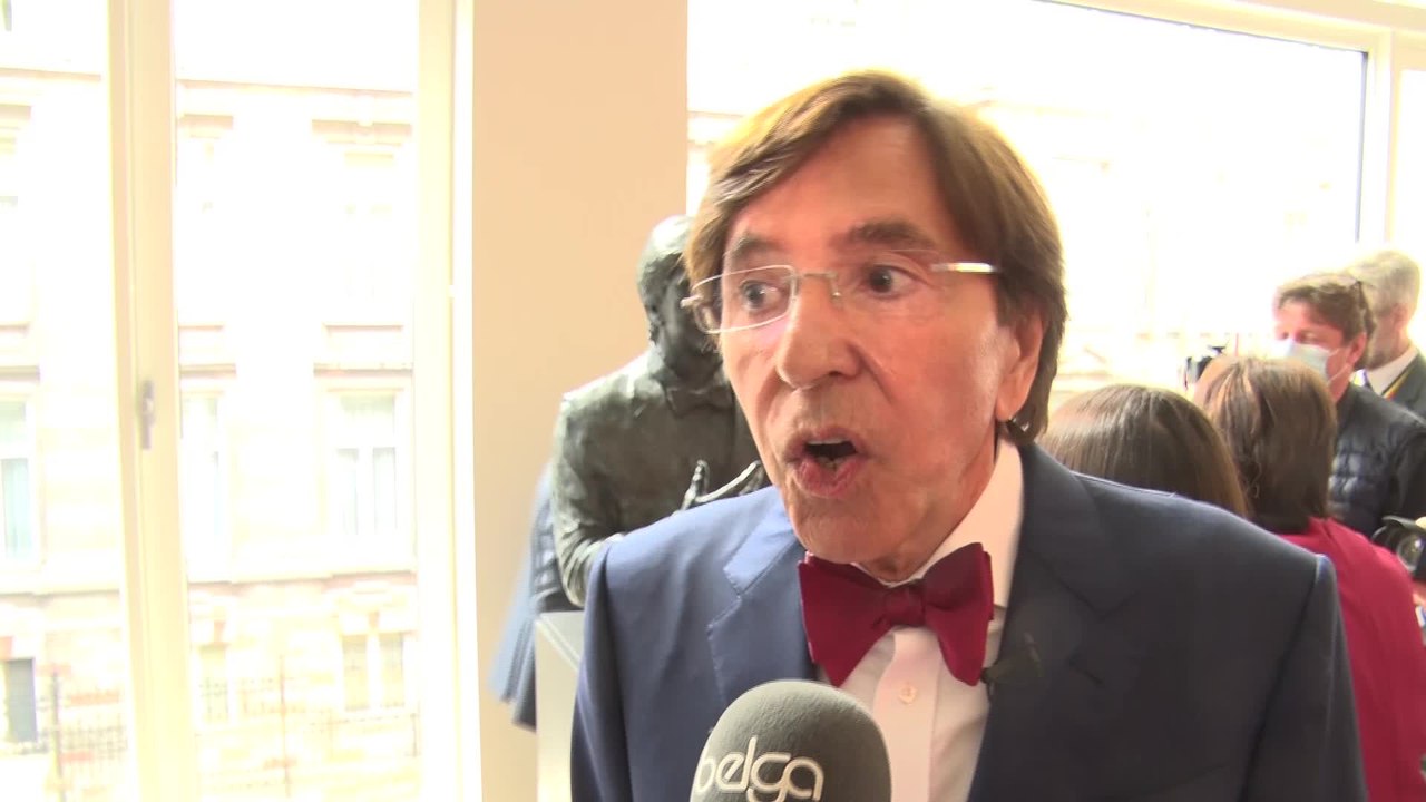Inauguration du buste d'Elio Di Rupo : je trouve que l'expression de l'oeuvre est plutôt réussie (Elio Di Rupo)