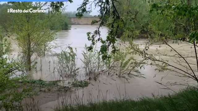 Maltempo a Bologna, torrente Idice oltre gli argini