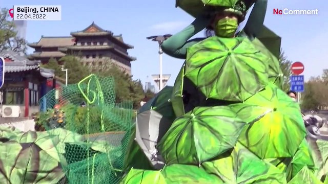 Chinese performance artist Kong Ning presents latest Earth Day work in Beijing