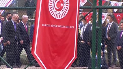 Şentop, TBMM 23 Nisan Futbol Turnuvası şampiyonluk maçlarının başlangıç vuruşunu yaptı