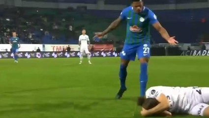 Çaykur Rizespor-Fenerbahçe maçında inanılmaz an! 35. saniyede kırmızı kart çıktı