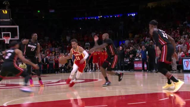 Trae makes go-ahead floater to earn Hawks win