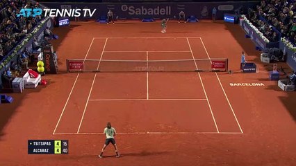 Barcelone - Alcaraz s'offre Tsitsipas devant une foule en transe