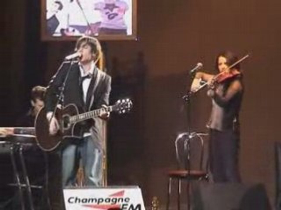 Dormir dehors Jeremy chapron - carrefour de star