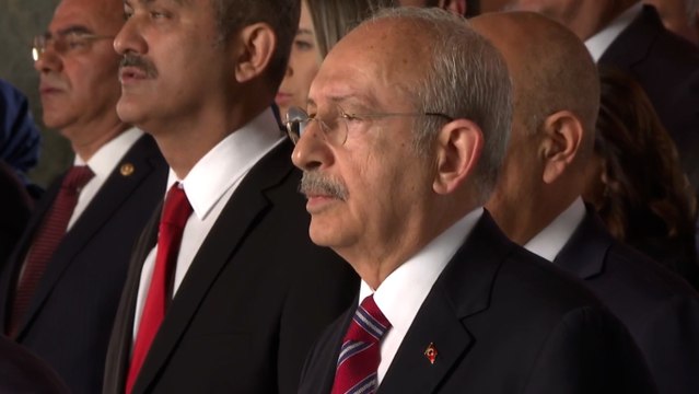 CHP lideri Kemal Kılıçdaroğlu, Anıtkabir'de düzenlenen resmi törene katıldı
