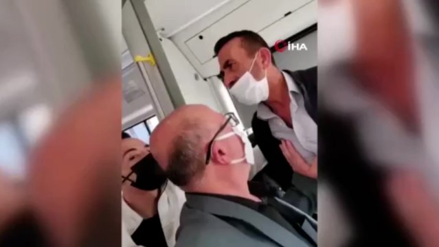 Şoför ile yolcunun otobüsteki tartışması kamerada