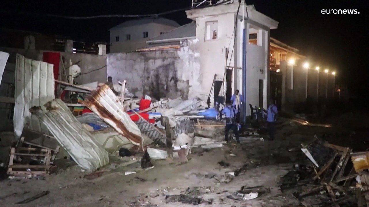 ستة قتلى بتفجير انتحاري في مطعم بمقديشو