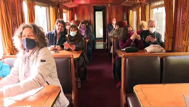 El Tren de la Fresa pone rumbo a Alcalá de Henares por el Día del Libro