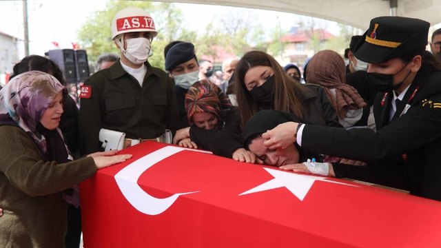 Şehit Uzman Çavuş Kubilay Çon, toprağa verildi