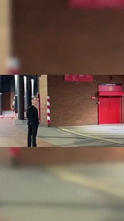 ten hag caught viewing old trafford