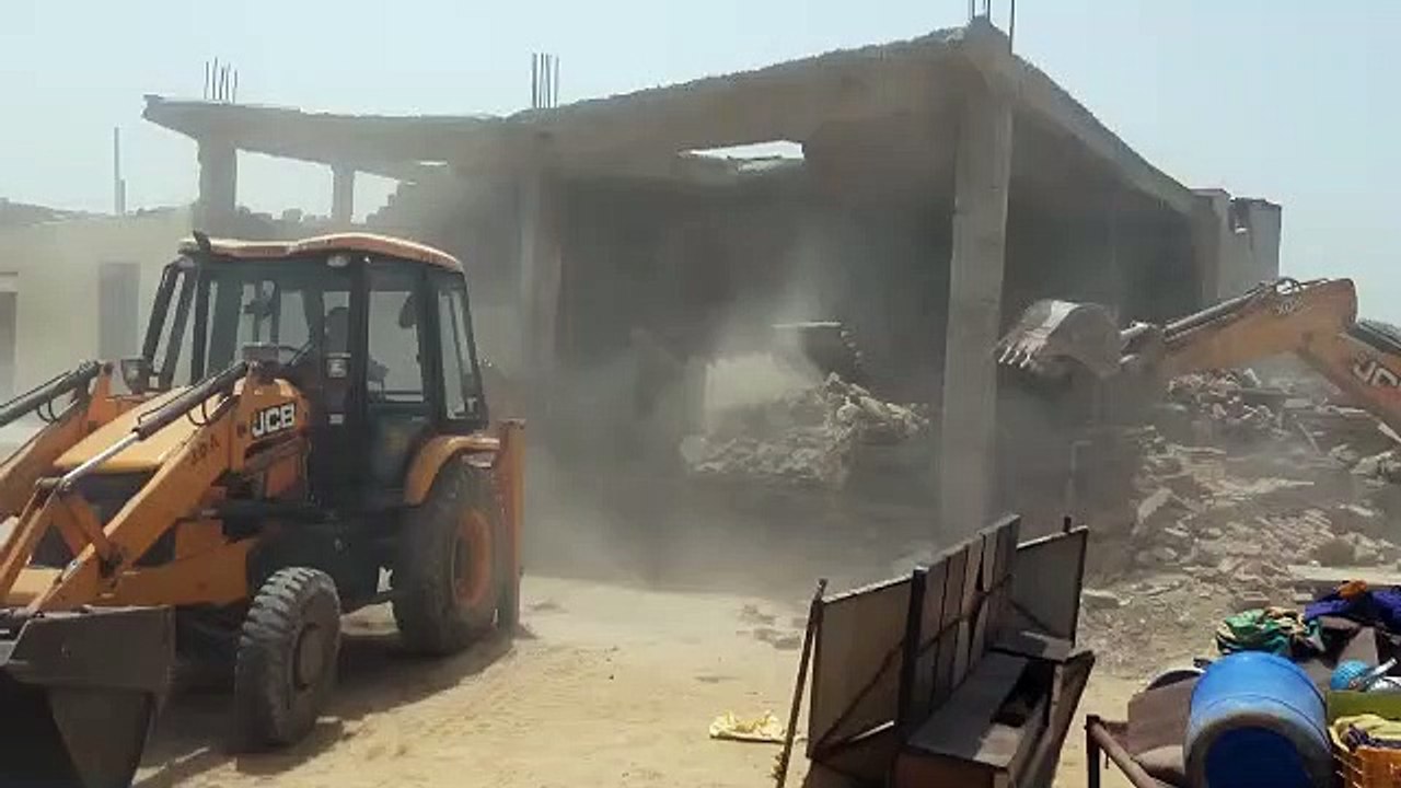 कोविडकाल में सरकारी जमीन पर कब्जा कर अवैध रूप से बना लिए 25 कमरे, कार्रवाई में किए ध्वस्त