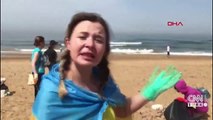 Ukraynalı öğrenciler Sarıyer sahilinde çöp topladı