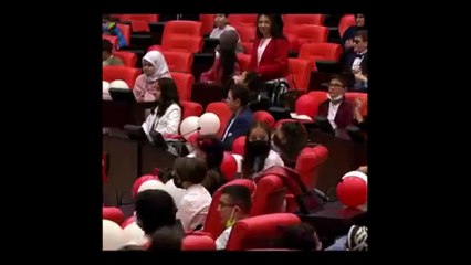 Mecliste çocuklar hayır oyu verdi Mustafa Şentop, Özgür Özel'e seslendi