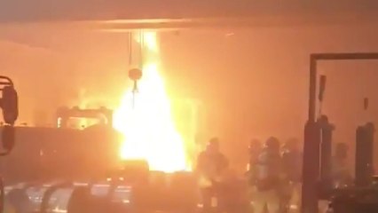 경남 창원에 있는 공장에서 불...인명 피해 없어 / YTN