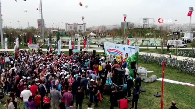 Bakan Kurum, Çevre ve Çocuk Şenliği'ne katıldı