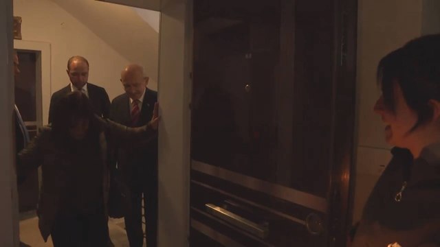 Kılıçdaroğlu'ndan elektriği kesilen vatandaşa ziyaret