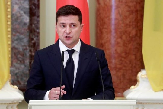 Zelenskiy: Türkiye'deki görüşmelerden sonra Rusya pozitif adımlar atmaya başladı Ukrayna Devlet Başkanı Zelenskiy, metro istasyonunda basın...