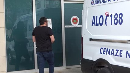 Son dakika 3. sayfa: Evlatlık verdiği oğlu tarafından mermer darbesi ile öldürülen adamın cenazesi alındı