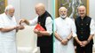 PM Narendra Modi से Anupam Kher ने की Special Meeting, Mother Dulari ने भेजा पीएम को ये Gift|Boldsky