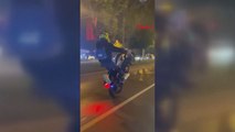 Beşiktaş'ta motosiklet sürücüsünün tehlikeli yolculuğu kamerada