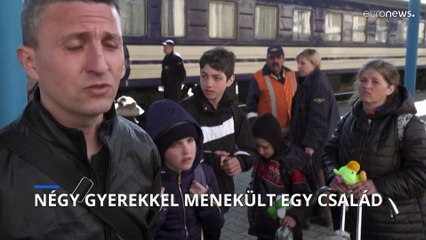 Gyalog menekült el Mariupolból egy négygyerekes család