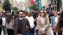 Taksim'de köpek İranlı çocuğu burnundan ısırdı