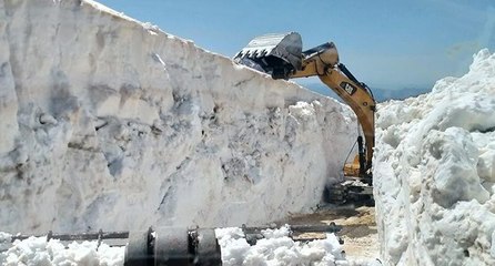 Nisan ayında 8 metre karla mücadele