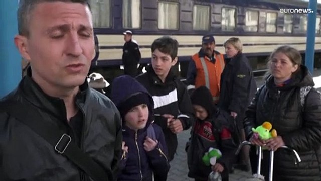 Ils ont marché 100 km en 5 jours, avec leurs 4 jeunes enfants