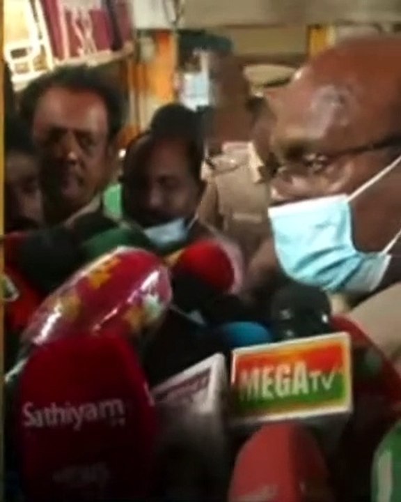 சென்னை கடற்கரை ரயில் நிலையத்தில் பரபர விபத்து.. வேகமாக நடைமேடை மீது ஏறி கடையில் மோதிய ரயில்