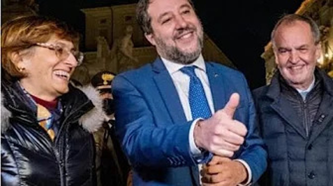 Centrodestra, spinta della Lega per la federazione. Calderoli fa registrare dal notaio il nome del