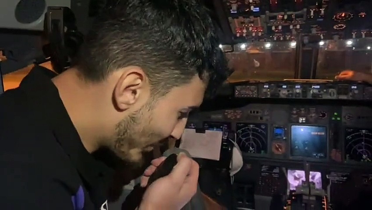 Trabzonspor kaptanı Uğurcan Çakır'ın maç sonrası uçakta yaptığı anons gündem oldu