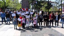 Afganistan'da okul ve camiye düzenlenen bombalı saldırı Trabzon'da protesto edildi
