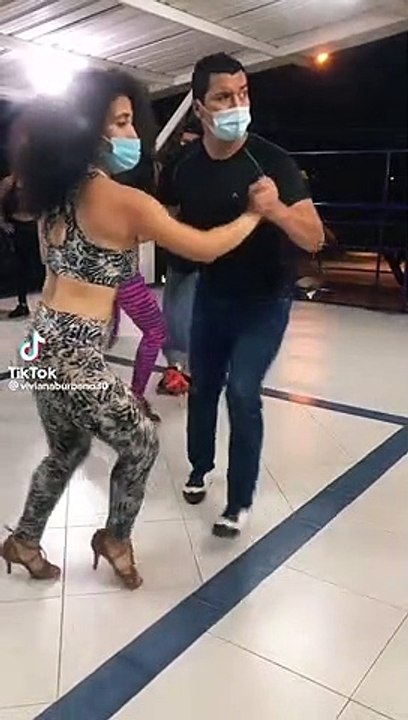 Academia de salsa caleña