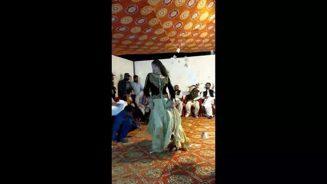AMAZING Pakistani Wedding Dance Performance Groom Squad Performs at Reception
