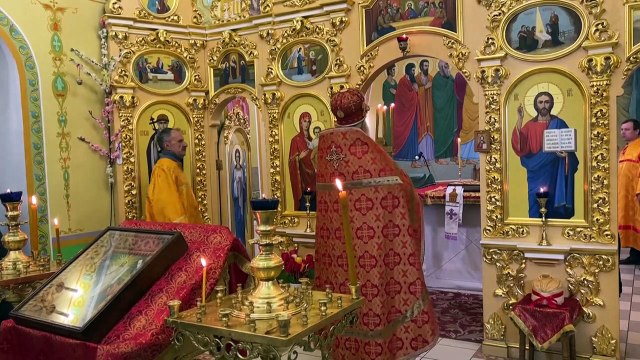 Ucrania celebra la Pascua ortodoxa bajo las bombas