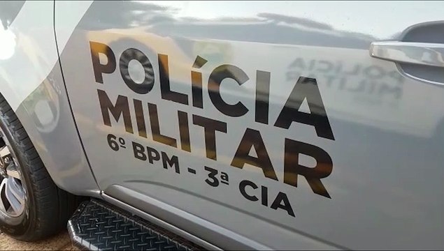 Suspeitos de esfaquear homem que ficou gravemente ferido e faca utilizada são encaminhados para a delegacia