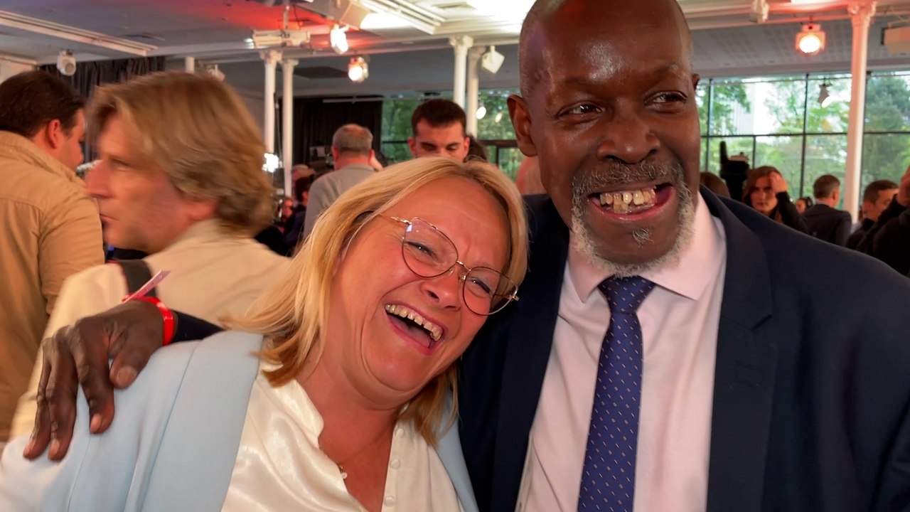 «Les Français vont avoir ce qu’ils méritent» : l’amertume des militants au QG de Marine Le Pen