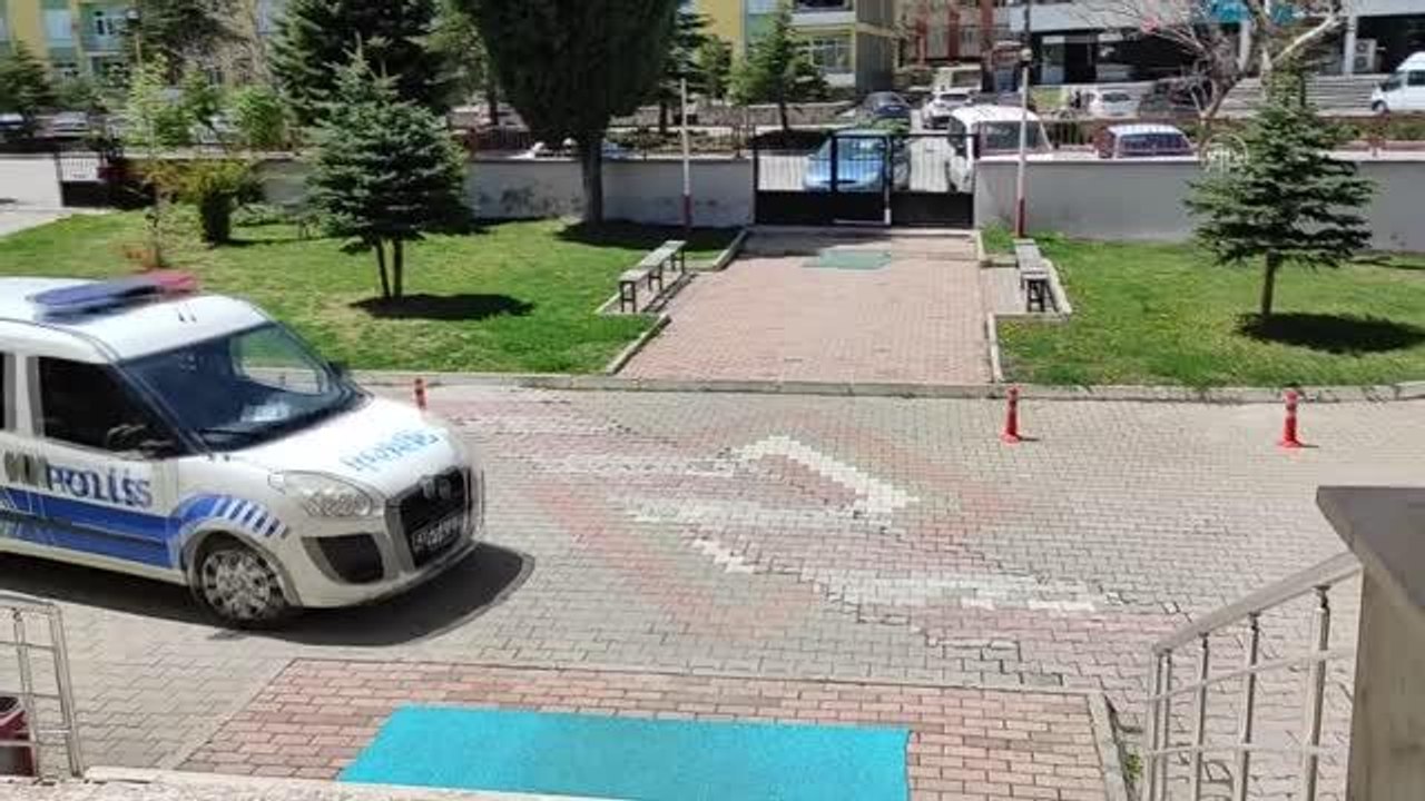 Uyuşturucu tacirleri, denetim yapan narkotik ekiplerine takıldı