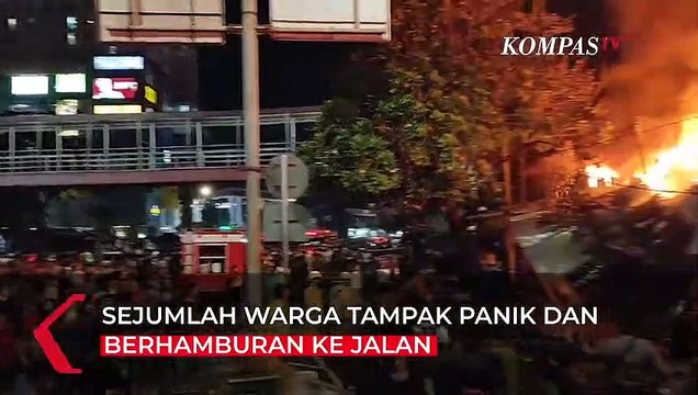 Momen Pasar Gembrong Dilalap Si Jago Merah, Puluhan Rumah dan Kios Hangus Terbakar