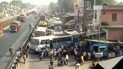सवारियां बैठाने का विवाद, प्राईवेट बस वाले ने रोडवेज बस चालक को चाकू मारा