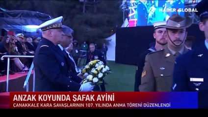 Anzak Koyu'nda geleneksel 'Şafak ayini' yapıldı