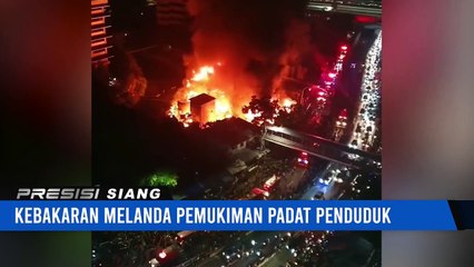 Kebakaran Melanda Pemukiman Padat Penduduk